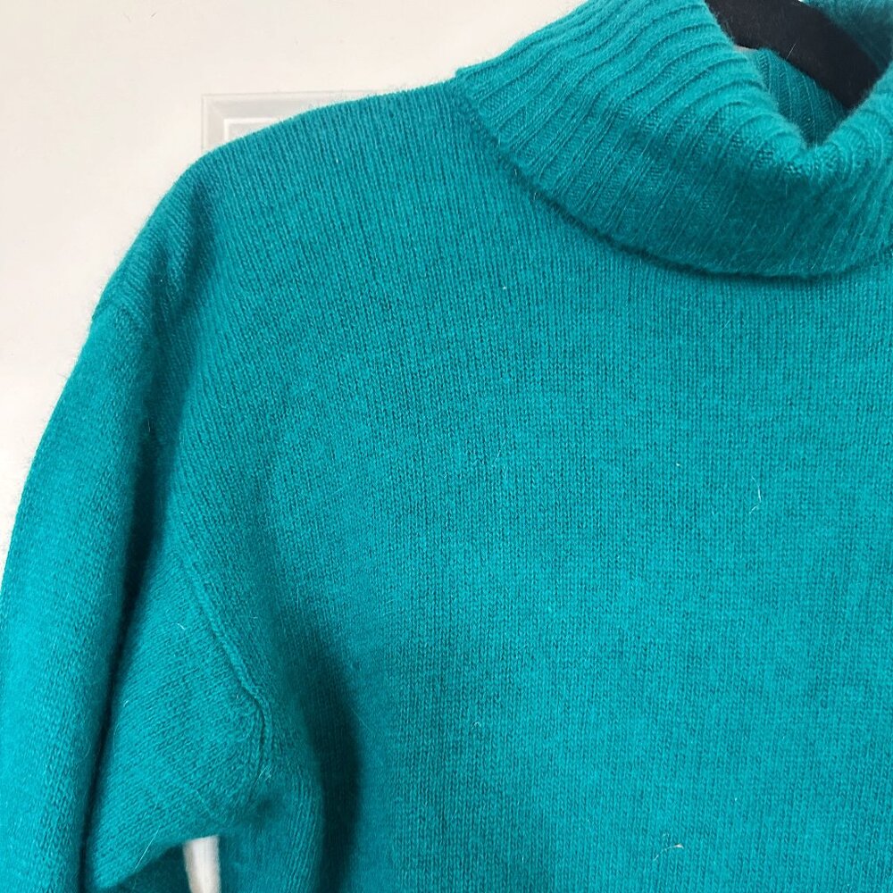 **SOLD** Sutton Studio 1980’s Knit Turquoise Sweater - Women’s S/M